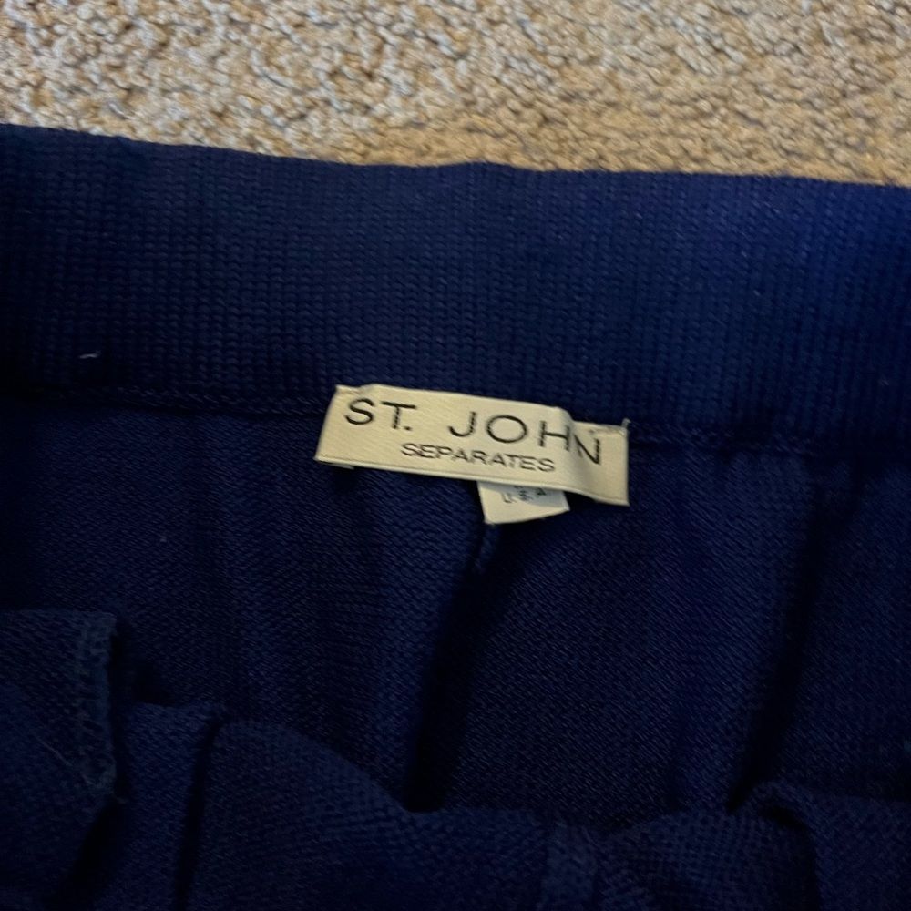 PRICE DROP! Pre-loved St. John vintage royal blue stirrup pants, size 10 - Picture 8 of 9